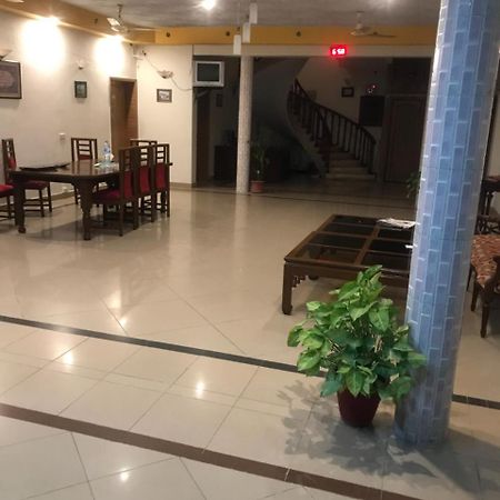 New Shelton Guest House Ісламабад Екстер'єр фото